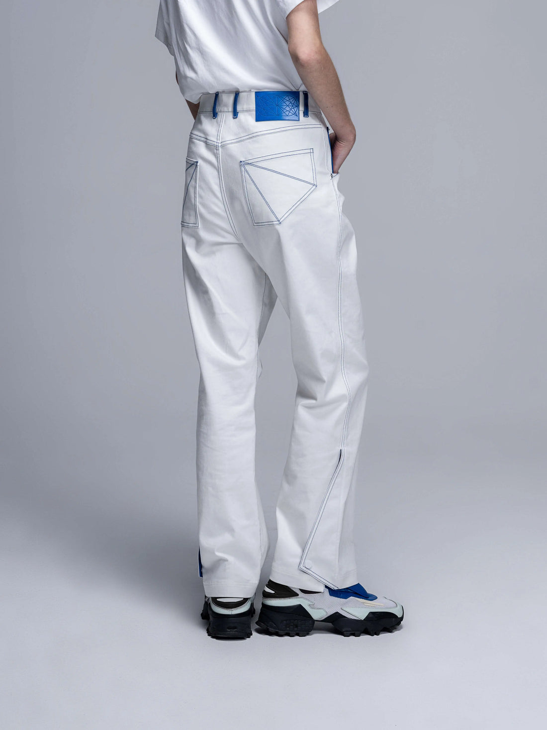 Color-Block Wide-Leg Split Jeans